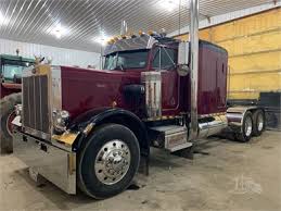 This image has an empty alt attribute; its file name is peterbilt-359-.jpeg